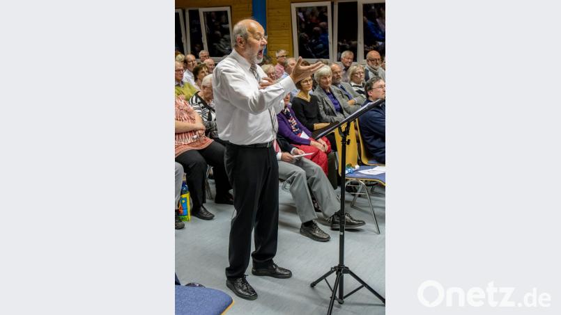 Dirigent Ludwig Wendl ist erst der vierte Dirigent in 60 Jahren Bild: chl