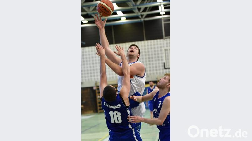 Die Hamm Baskets (im Bild Jan Selinger) landeten einen knappen, aber dafür um so wichtigeren Sieg in Breitengüßbach. Bild: Alfred Schwarzmeier