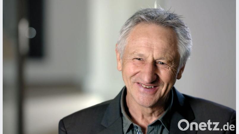 Im Interview für die Dokumentation „Vogelfrei – Georg Ringsgwandl“ präsentiert sich der Künstler reflektiert und melancholisch. Bild: BR Fernsehen