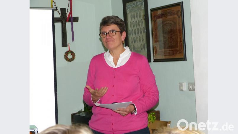 Die Pastoralreferentin Heidi Braun bei ihrem Vortrag über die Bedeutung von Versöhnung. Bild: exb