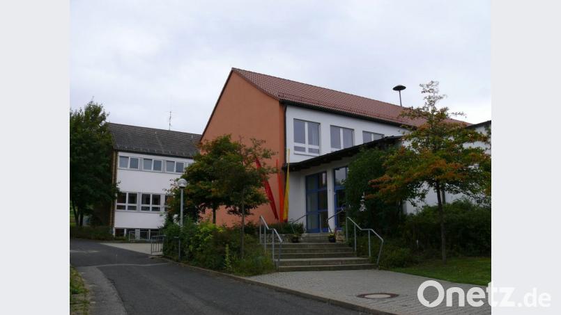 Das Schulhaus Königstein: Hier hätten beide Kindergärten einziehen können. Nun tun das eventuell die Königsteiner auch alleine. Bild: wku