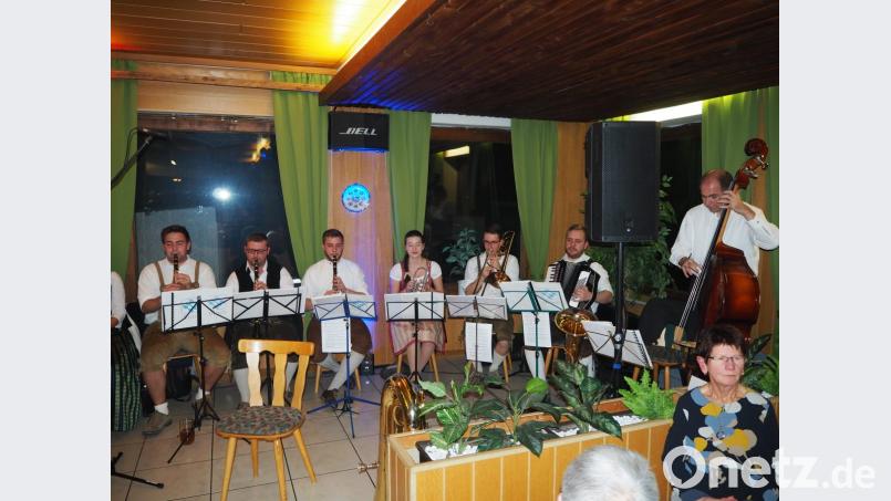 Der Auftakt zur Neustädter Dotsch-Kirwa ist ein voller Erfolg. Bild: krb