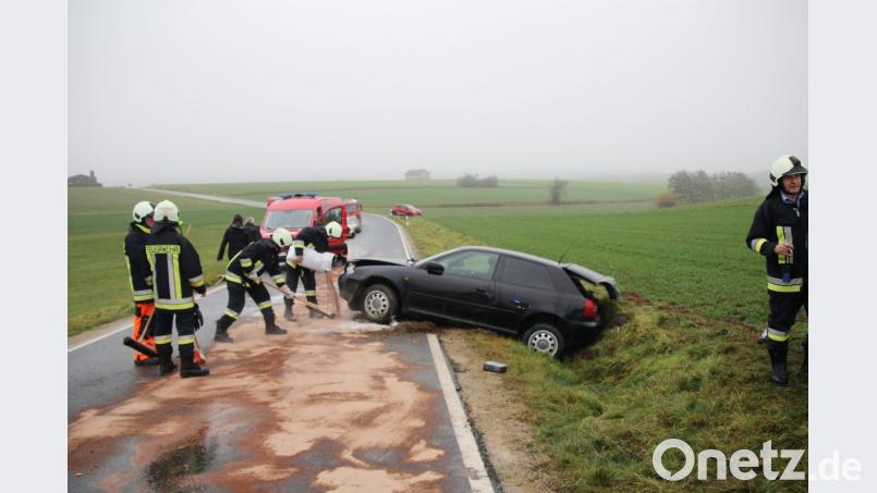 Einsatzkräfte bei der Straßenreinigung. Bild: jma