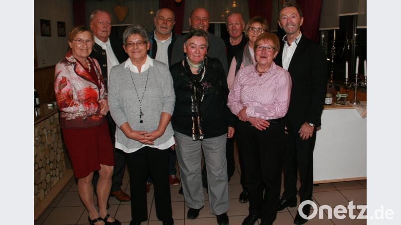 Anlässlich ihres 70. Geburtstags trafen sich die Klassenkameraden im Gasthof „Weißenstein“. Bild: wro
