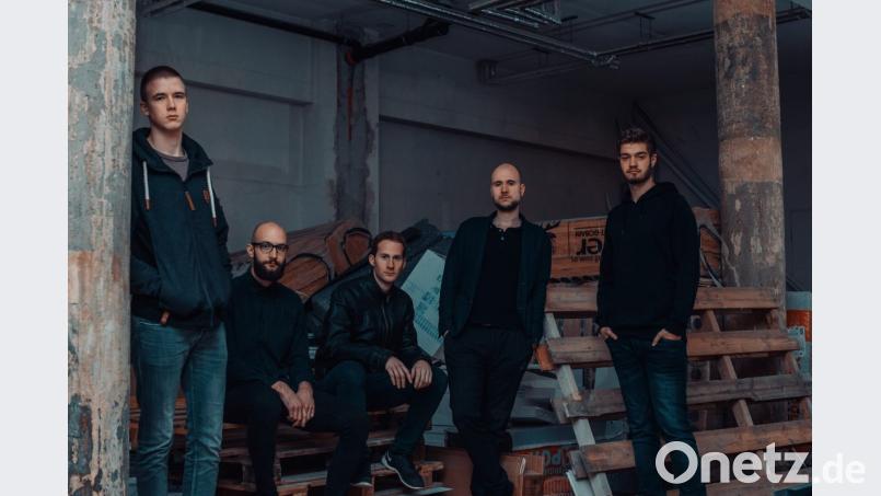 Elias Schmauß (links) ergänzt die "404 Whizzkids" am Bass. Bild: exb