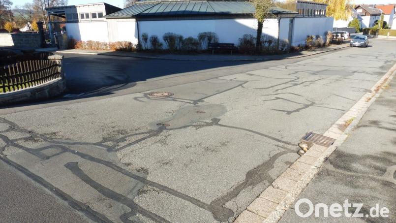 Die Freiherr-von-Stein-Straße hat es auf die Prioritätenliste der Stadt geschafft und soll nächstes Jahr eine neue Asphaltschicht bekommen. Bild: exb