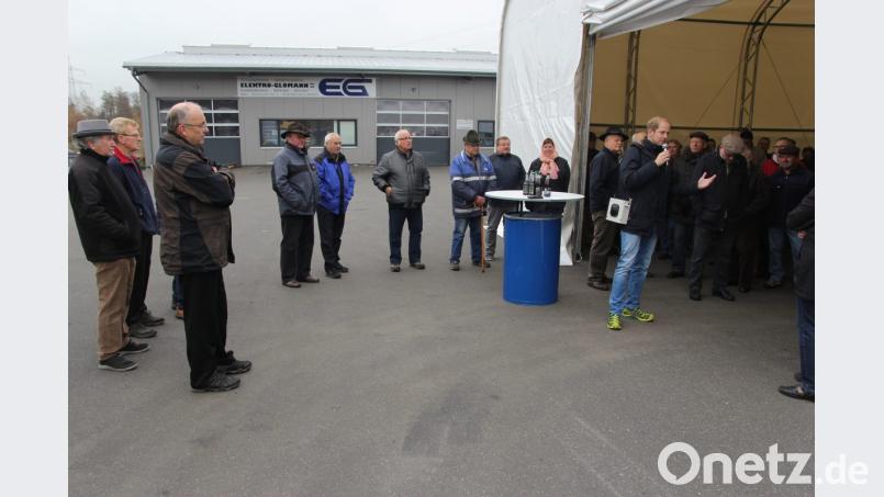 Großes Interesse fand der Besichtigungstermin im Industriegebiet. Bild: ral