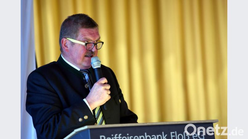 BBV Kreisobmann Josef Fütterer konnte beim Kreisbauerntag eine lange Reihe von Ehrengästen begrüßen. Bild: bgm