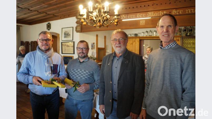 Organisator Johann Köppl und Bürgermeister Johann Graßl (von rechts) waren sich beim Besuch im September mit Neufmanils Bürgermeister Dominique Wafflard (links) und dem Vorsitzenden des Partnerschaftsvereins, Philippe Lesieux, einig, dass es wieder eine schöne Begegnung war, und man diese Freundschaft gerne weiterführen möchte. Bild: weu