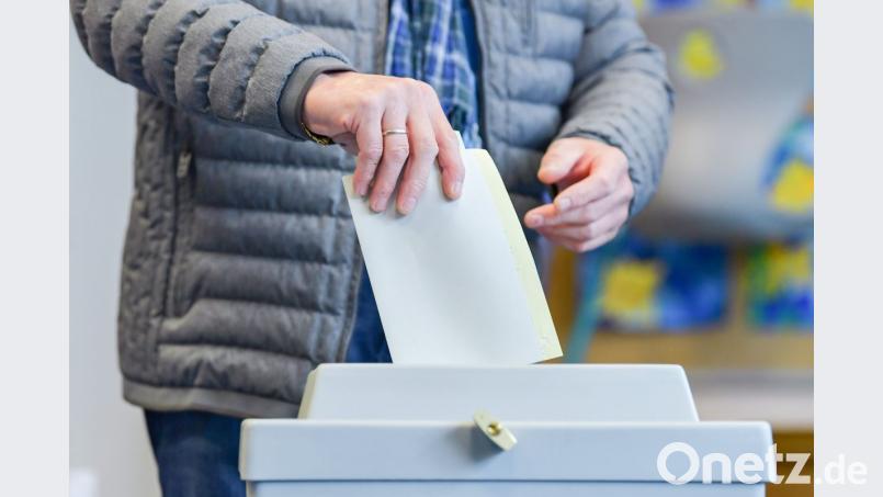 Mit neun Monaten Verspätung dürfen an diesem Wochenende auch Vilsecker, Schlichter und Sorghofer in Sachen Pfarrgemeinderat an die Wahlurne. Bild: Uwe Anspach/dpa