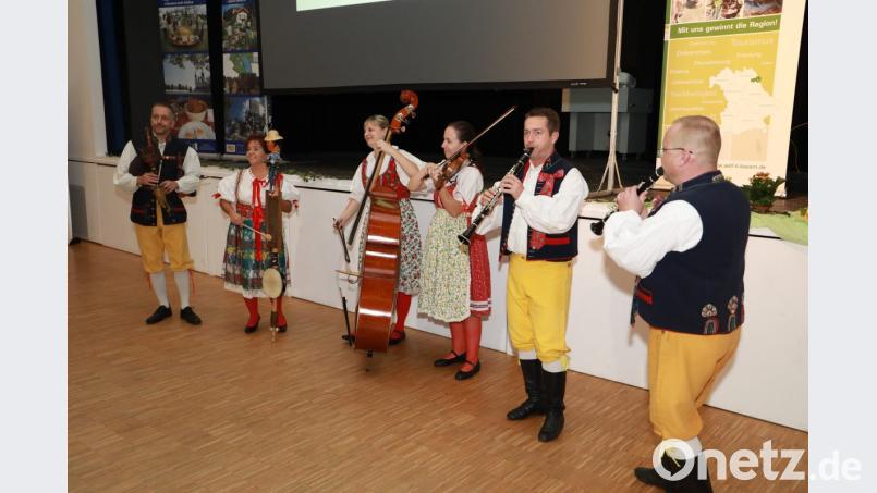 Die Dudelsack-Gruppe „Dudaci“ aus der Nähe von Pilsen sorgte mit volkstümlicher Unterhaltung für die musikalische Umrahmung des Festakts. Bild: njn