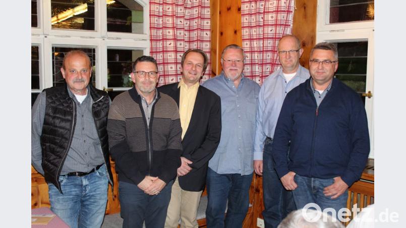 Neuwahlen standen bei der Jahreshauptversammlung auf der Tagesordnung. Unser Bild zeigt von links Gerhard Pösl, Jürgen Eckert, Helmut Heinrich, Heribert Mayer, Johann Jobst und Dieter Jobst. Bild: exb