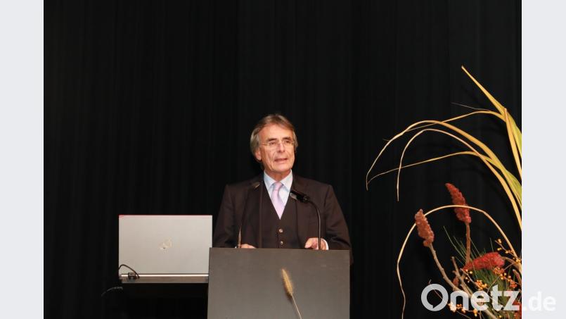 Regierungspräsident Axel Bartelt übernahm die Festrede zum 20. Geburtstag des InitiAKTIV-Kreises. Bild: njn