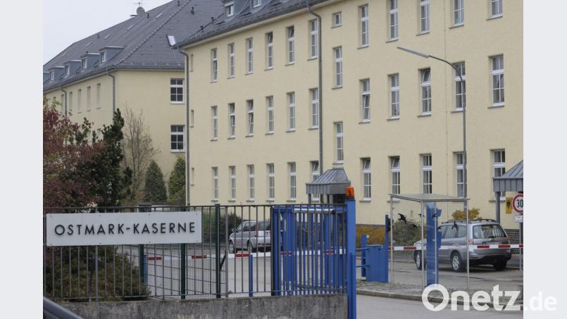 Das Haupteinfahrtstor zu Ostmark-Kaserne in Weiden wird verlegt. Ein von rund 30 Baumaßnehmen, mit der die Bundeswehr ihre Liegenschaft erneuert und erweitert. Bild: Petra Hartl