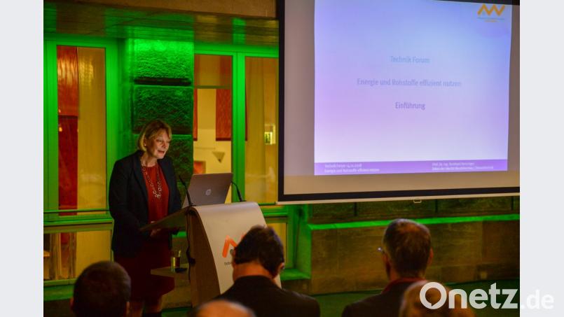 Präsidentin Prof. Dr. Andrea Klug freute sich zur Eröffnung: „Viele von ihnen kennen ja aus den vergangenen Jahren noch das EMI-Forum. In diesem Jahr haben wir das Konzept weiterentwickelt.“ Bild: brü