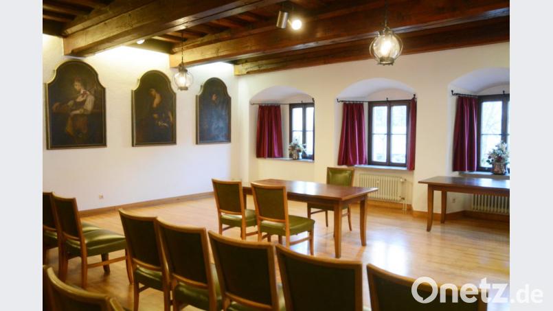 Die Ausweichmöglichkeit für Heiratswillige liegt Luftlinie nicht weit vom Alten Rathaus entfernt in der Schulgasse: der Kultursaal. Bild: Gabi Schönberger