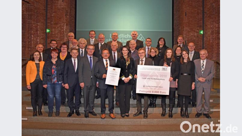 Gemeinsam mehr erreichen - 16 Kommunen arbeiten für neue Ideen und anstehende Herausforderungen zusammen – Integrierte Ländliche Entwicklung Steinwald-Allianz mit den Kommunen Brand, Ebnath, Erbendorf, Falkenberg, Friedenfels, Fuchsmühl, Immenreuth, Kastl, Kemnath, Krummennaab, Kulmain, Neusorg, Pullenreuth, Reuth b. Erbendorf, Waldershof und Wiesau, alle Landkreis Tirschenreuth / Staatspreis 2018 Land- und Dorfentwicklung: Staatspreis / Kategorie "Umfassende Leistungen zur Stärkung des ländlichen Raums" Bild: Foto Baumgart/StMELF