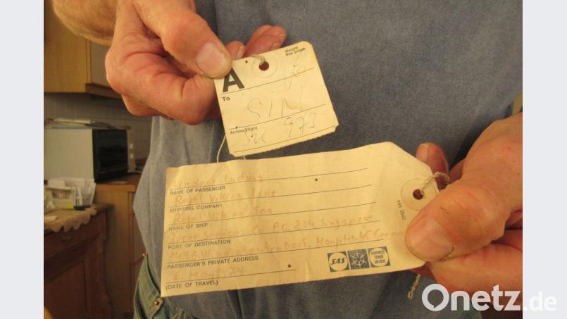 Die Anhänger seiner ersten Flugreise nach Singapore zum ersten Arbeitstag auf der Royal Viking Sea hat Ludwig Lindner bis heute aufgehoben. Bild: ui