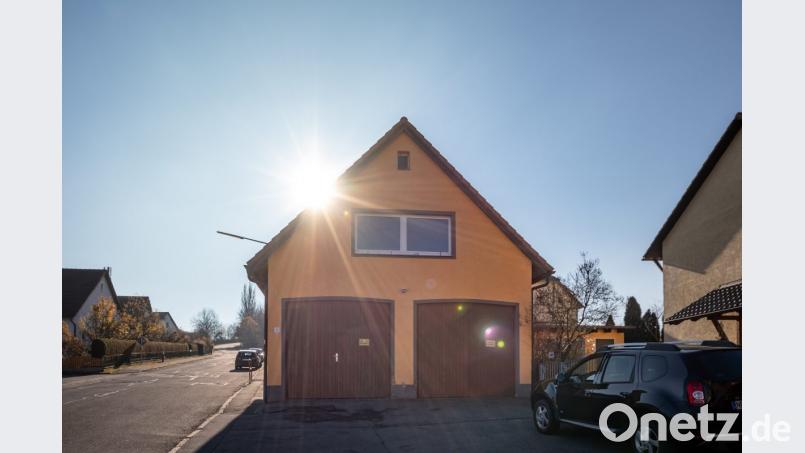 Das alte Feuerwehrhaus am Südende des Marktes, in dem bis 1988 die Feuerwehrfahrzeuge untergebracht waren. Zwischenzeitlich wurde es als kleines Jugendzentrum genutzt. Bild: pml