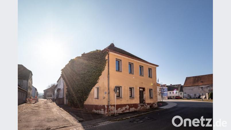 Das leerstehende und langsam verfallende Gebäude in der Weidener Straße. Bild: pml