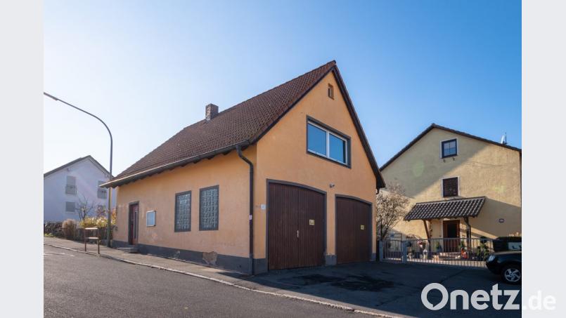 Das alte Feuerwehrhaus am Südende des Marktes, in dem bis 1988 die Feuerwehrfahrzeuge untergebracht waren. Zwischenzeitlich wurde es als kleines Jugendzentrum genutzt. Bild: pml