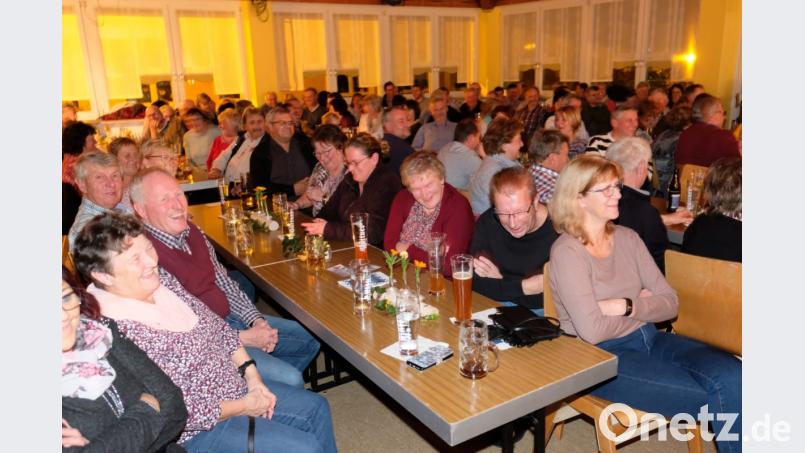 Die Lachsalven, die Toni Lauerer mit seinem Programm „eigentlich is wurscht“ beim Publikum erzeugt, wollen keine Ende nehmen. Bild: do