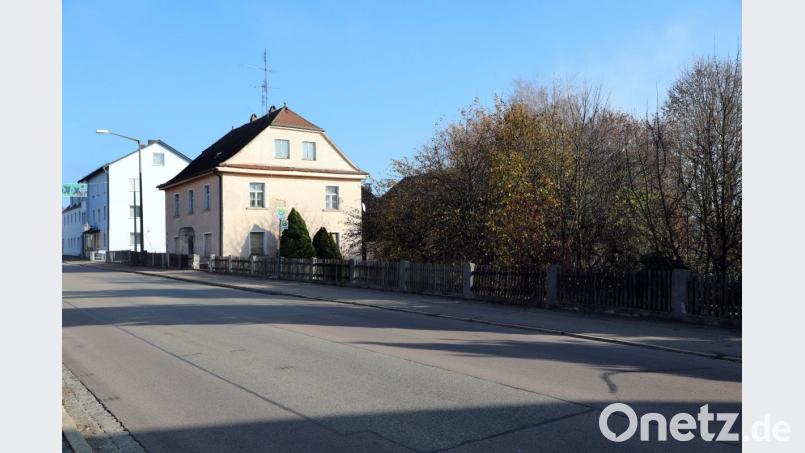 An der Fronberger Straße 44, gegenüber des Künstlerhauses, soll ein &quot;Haus für Kinder&quot; mit je zwei Kindergarten- und Krippengruppen entstehen. Bild: Gerhard Götz