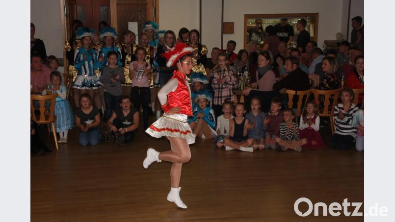 Funkenmariechen Lucy in Action. Bild: kro