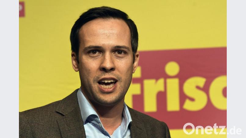 Der FDP-Fraktionsvorsitzende im Bayerischen Landtag Martin Hagen spricht beim Landesparteitag seiner Partei in Amberg. Bild: Petra Hartl