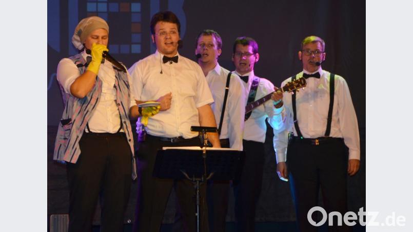 Die längste Schlange der Welt wurde beim Bertomijo-Benefizkonzert in der Stadthalle besungen. Auch in Vohenstrauß ist sie immer wieder anzutreffen. Bild: dob