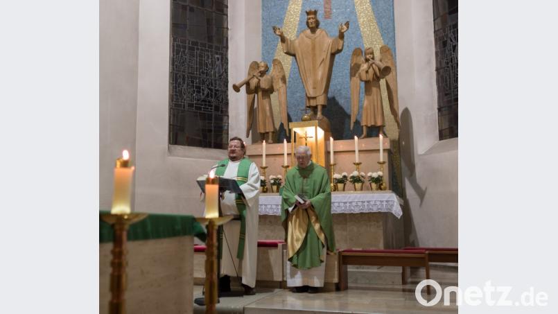 Schon während des Gottesdienstes konnte man erahnen, dass sich nur wenige Besucher zum Festakt einfinden würden. Dies demotiviert auch die Vereine und Ehrenamtlichen Helfer. Bild: dtr