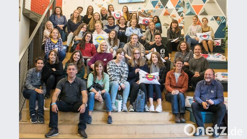 Die Projektgruppen der fünf teilnehmenden Ländern beim Besuch der Firma Prezi in Budapest Bild: rpe