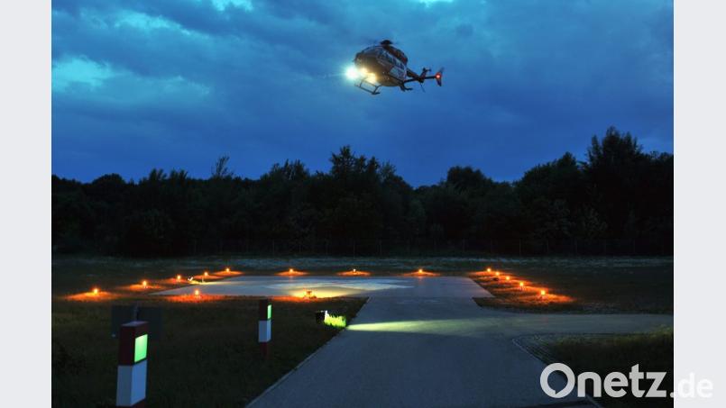 In der Nacht musste ein Rettungshubschrauber in Sulzbach-Rosenberg landen, um den Verletzten nach Nürnberg zu fliegen (Symbolbild). Bild: DFR Luftrettung/dpa