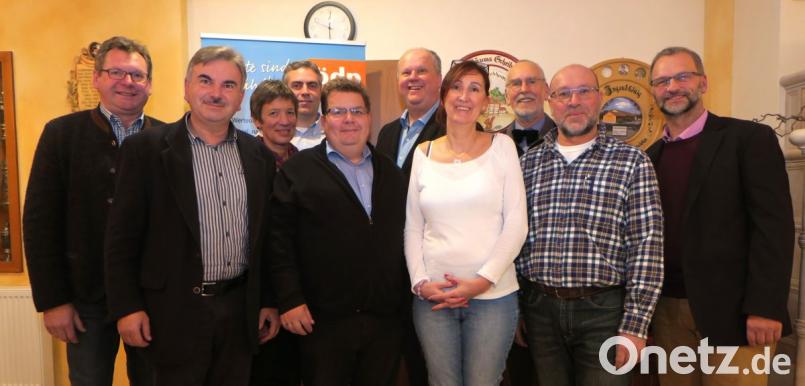 Der neue ÖDP-Bezirksvorstand (von links): Martin Prey, Alfred Damm, Ursula Schindler, Ludwig Herteis, Christian Wallmeyer, Klaus Mrasek, Angela Mayer, Jockl Graf, Josef Angerer und Karlheinz Binner. Bild: Hirsch