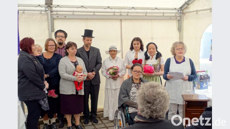 Die Mitarbeiter des Seniorenheims führten ein zu Herzen gehendes Theaterstück auf, in dem eine Greisin im Rollstuhl ihr ganzes Leben erzählt. Bild: gac