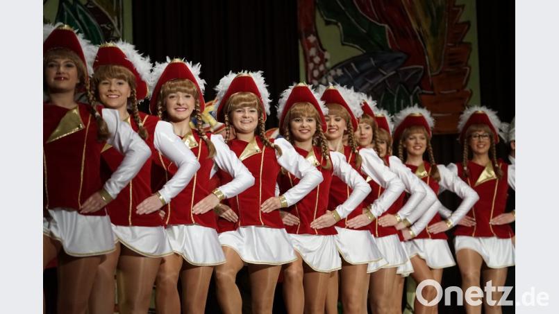 Ein Blickfang: Die Garden bezauberten die Besucher mit Anmut und präzisen Choreografien. Bild: abi