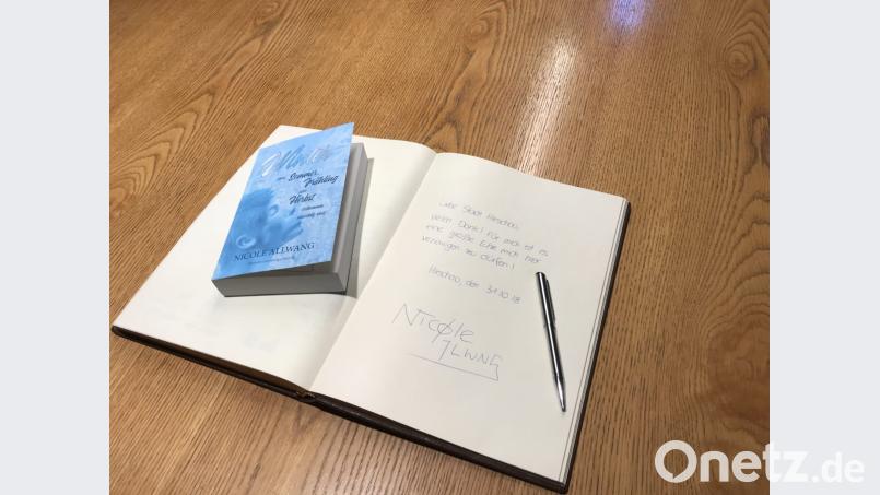 Nicole Allwangs Eintrag in das Goldene Buch der Stadt Hirschau. Bild: exb