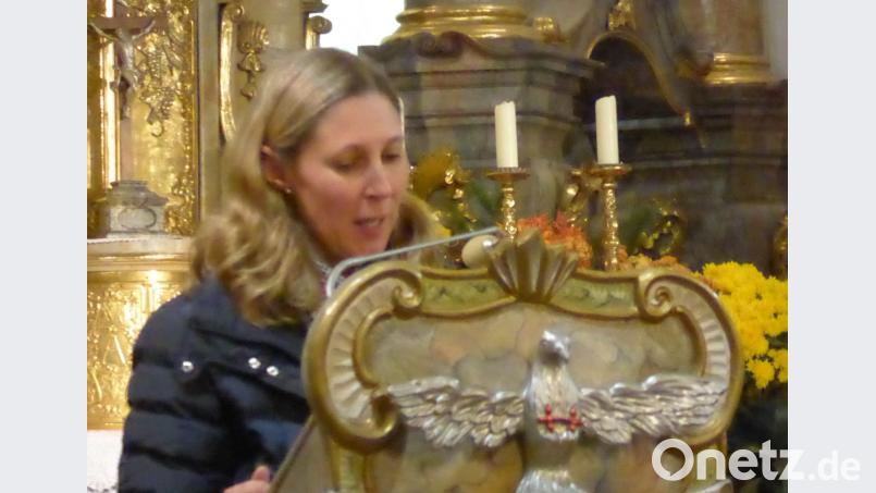 Geschäftsführende Verlegerin Viola Vogelsang-Reichl (Oberpfalz-Medien) bei ihren Schlussworten. Bild: fsb