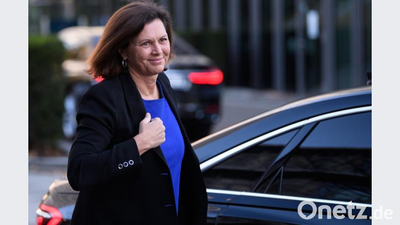 Ilse Aigner ist mit der Vergabe der Ausschussposten im Landtag nicht einverstanden Bild: Sven Hoppe/dpa