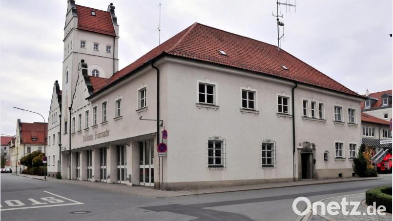 Im Jahr 1987 bezog die Weidener Feuerwehr ihre erweitere Feuerwache an der Ecke Landgerichts- und Sonnenstraße. Nun beginnt im Flächennutzungsplanverfahren die Suche nach einem neuen Standort. Bild: Karin Wilck