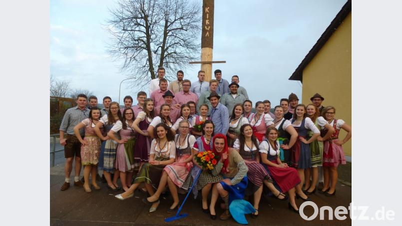 Die Thansüßer Kirwapaare. Bild: bk