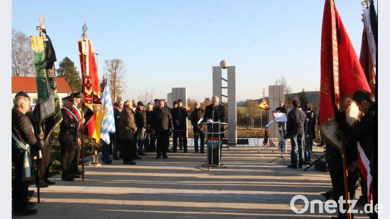 Die Ansprache hielt Bürgermeister Uli Roth. Bild: wro