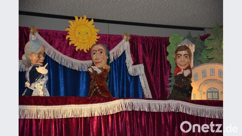 Die aufwendig gestalteten Handpuppen kamen beim Publikum gut an. Bild: Freya Stöckl