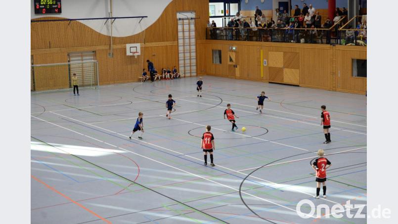 Zwei Tage lang war die triMAX-Halle in Amberg fest in der Hand der Nachwuchsfußballer. Bild: brü