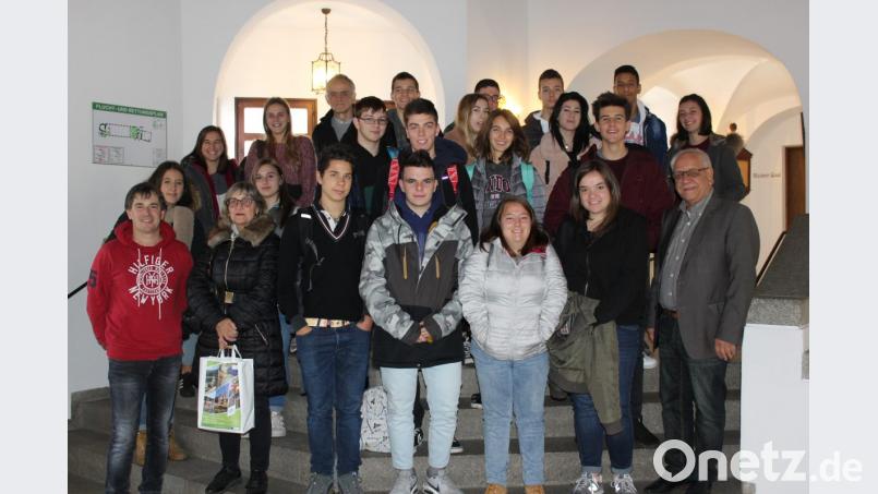 Beim Empfang im Rathaus darf ein Erinnerungsbild nicht fehlen. Bild: fph