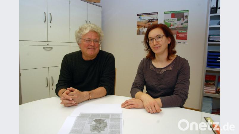 Diakonie-Geschäftsführer Stefan Strauß und Beraterin Irina Frescher bedauern das Aus der Privatinsolvenzberatung in ihrem Haus. Bild: Andreas Royer