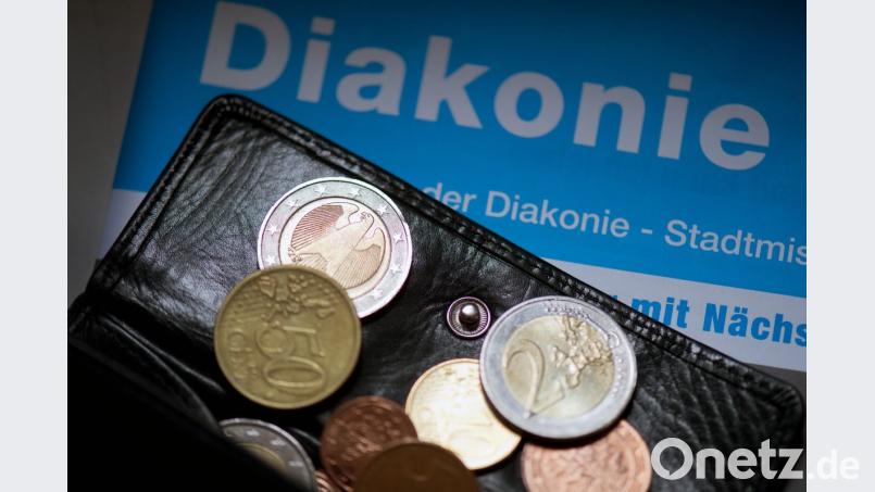 Wenn die Schulden drücken oder gar eine Privatinsolvenz ansteht, führt der Weg oft zu den Beratungsstellen der Diakonie. Bild: Arno Burgi/dpa
