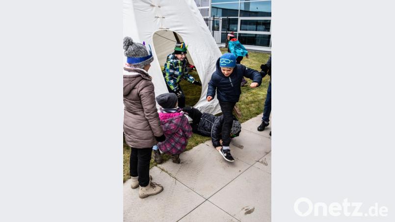 Leben wie die Indianer: Dazu lud Oberpfalz-Medien die Kinder der Mitarbeiter ein. Bild: Lukas Meister