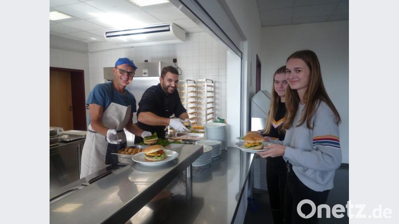 Bei der Mittagsverpflegung in der Mittelschule durften jetzt die Mädchen und Jungs ihren Speiseplan mitgestalten. Bild: exb