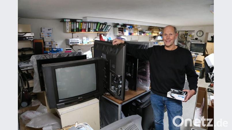 Auch Flachbildfernseher ohne integrierten DVB-C-Tuner brauchen seit der Analogumstellung einen digitalen Receiver. Bild: rw